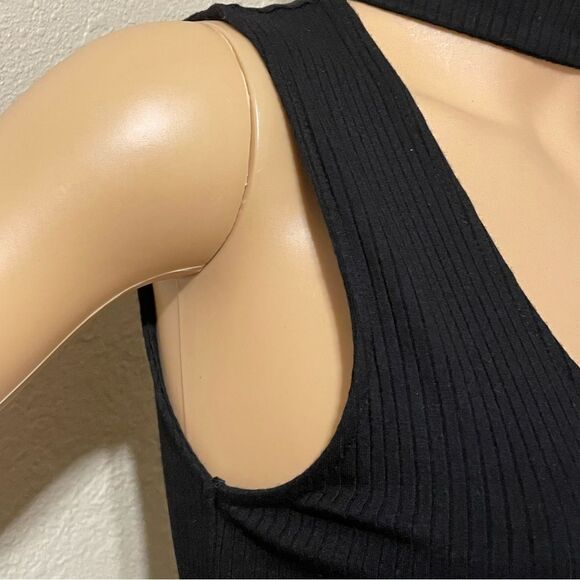 Guess Sleeveless Choker Ribbed Top 1/2 Zipper Front Black Size Medium - Picture 3 of 12